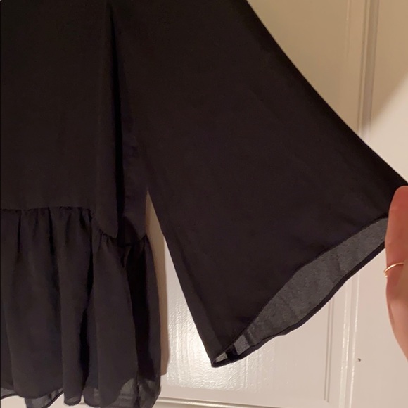 Black going out top - Picture 4 of 4